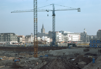 803001 Gezicht in de bouwput van het toekomstige Gildenkwartier van het kantoor- en winkelcentrum Hoog Catharijne te ...